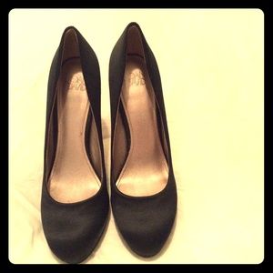 Joan & David - Gently worn Stilettos - 8 1/2