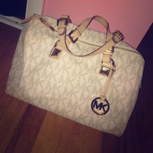 Micheal kors monogram