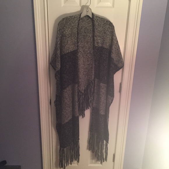 Ecote Poncho