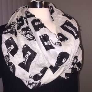 Retro style scarf