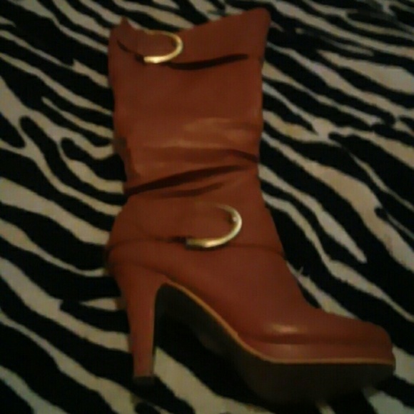 Heels - Picture 2 of 3