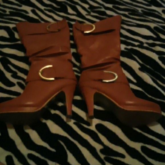 Heels - Picture 3 of 3