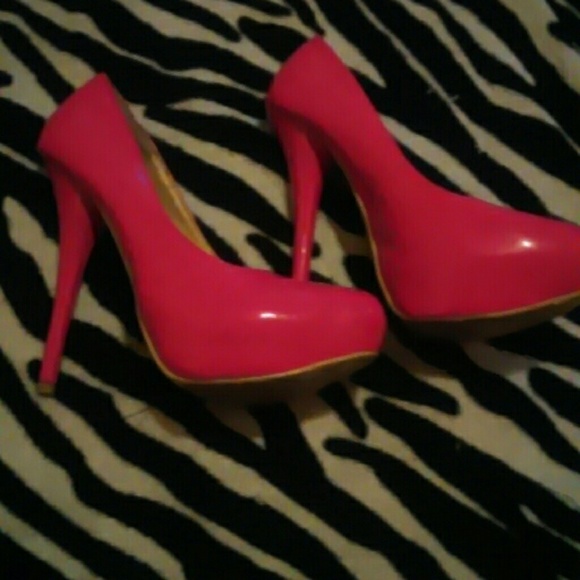 High heels - Picture 3 of 4
