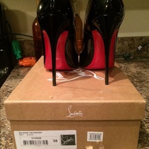 Christian Louboutin So Kate sz 38
