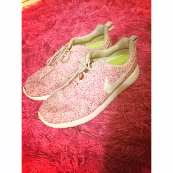 Nike Shoes - Pink Nike Roshe Runs