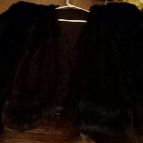 Fur cape - Picture 1 of 4