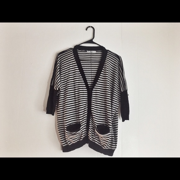 Black and white stripped button up cardigan - Picture 2 of 3