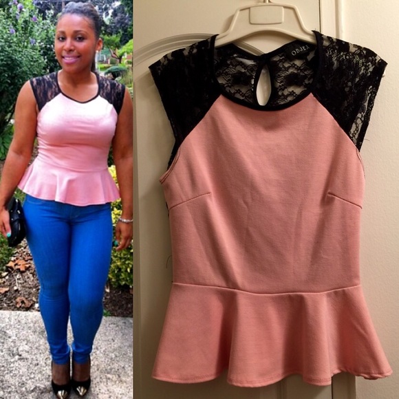 Lace back peplum top 💓