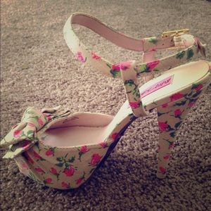 Betsey Johnson nude floral heels (size 8) Betsey Johnson nude floral heels (size 8)