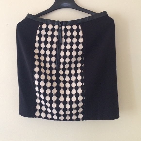 Mini skirt! - Picture 2 of 2