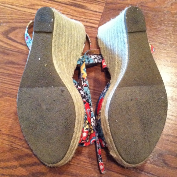 Floral Wedges - Picture 3 of 3