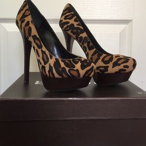 BeBe Leopard Print pumps