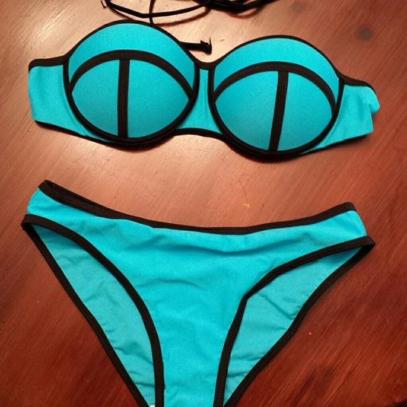 Triangl look alike bikini