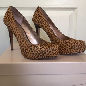 BCBGeneration Tan Dalmation haircalf pump