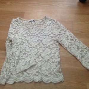 Lace sleeved crop top