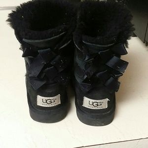 Ugh black bow tie  boots
