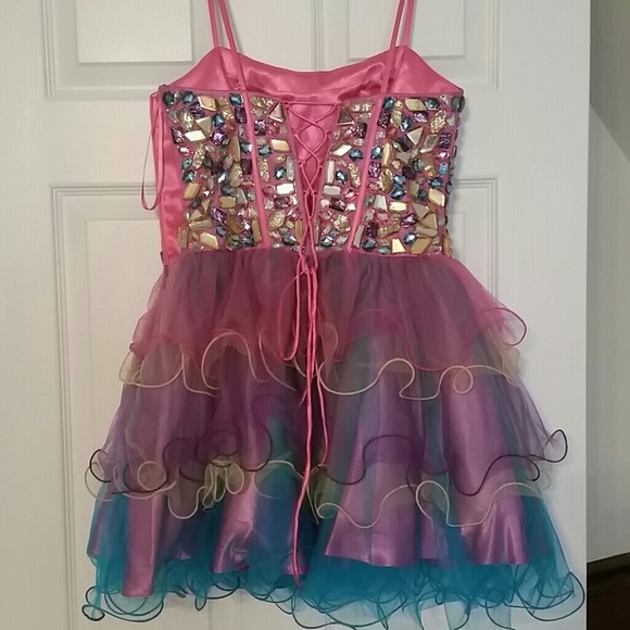 Prom / Event Dress - Picture 2 of 4