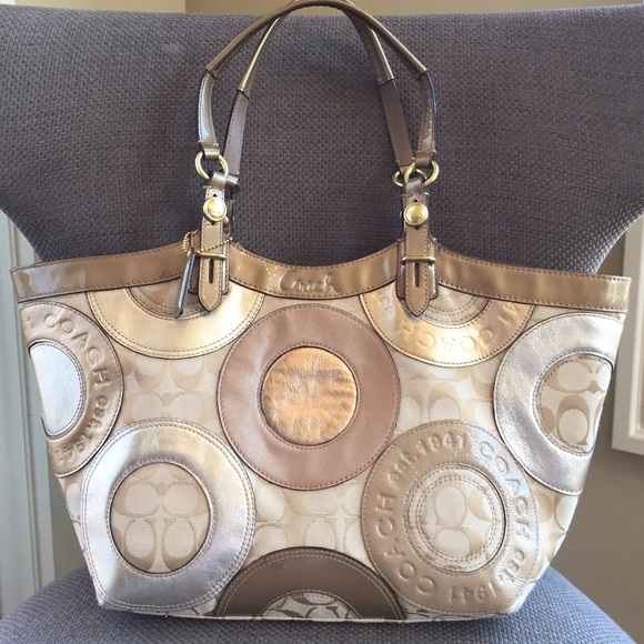 COACH Patchwork Carly Tote Authentic, like new