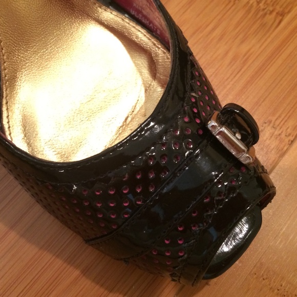 Adorable heels - Picture 3 of 4