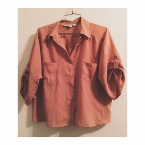 nude color button up top💭