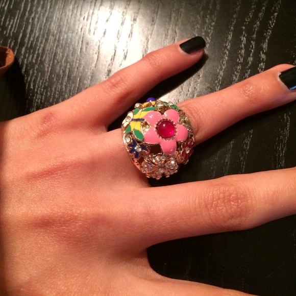 Beautiful flower ring