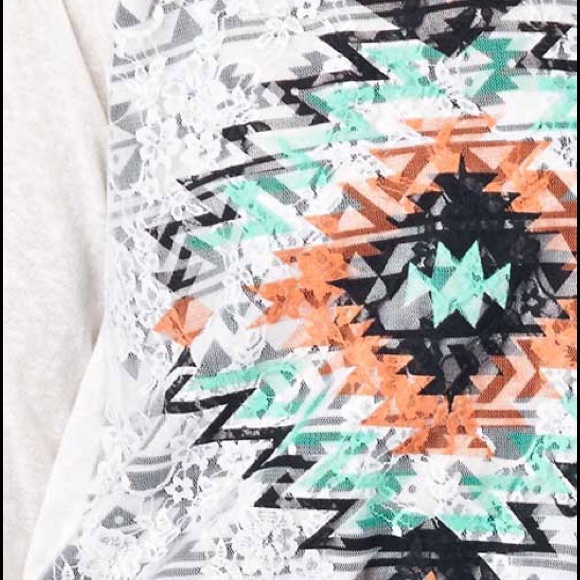 Aztec pullover top - Picture 3 of 4