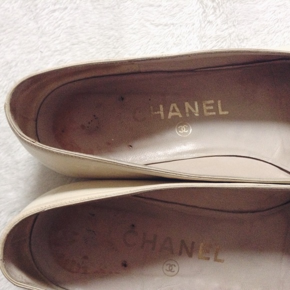 CHANEL Shoes - ๐3xHP 2xEP๐ {Chanel} Vintage Cap Toe Flats CHANEL Shoes - ๐3xHP 2xEP๐ {Chanel} Vintage Cap Toe Flats