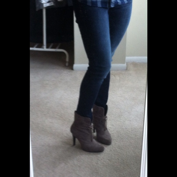 Grey Booties - Picture 4 of 4