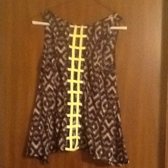 Ladder back top. Size Small