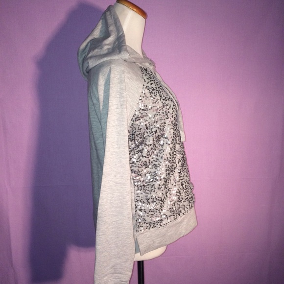 Long-Sleeve Gray Hooded Sweater By American Rag - Picture 3 of 4