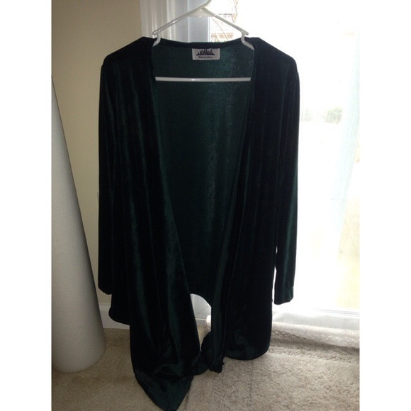 Beautiful vintage green velvet cardigan