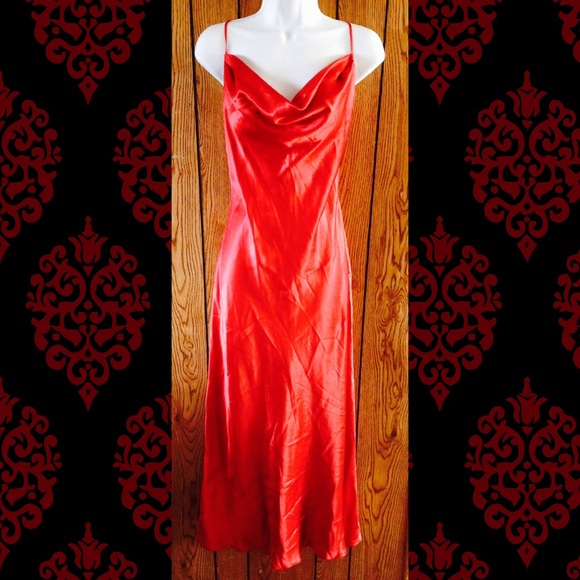 Victoria's Secret Size Large Long Negligee Gown