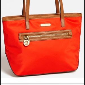 LIKE new MICHAEL Michael Kors tote