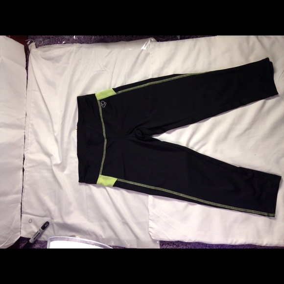Black and neon yellow spandex leggings