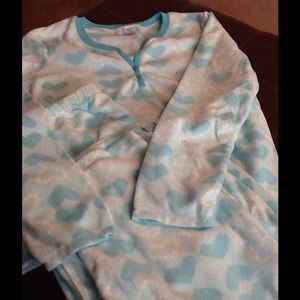 Cozy women's fleece pajama set