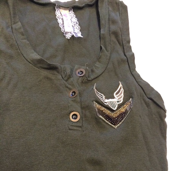 Army Inspired Tank - Picture 2 of 3