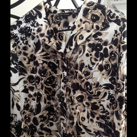 St. John Tops - St. John beautiful Blouse size 8