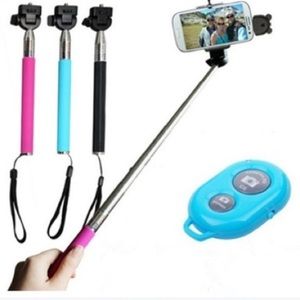 🚫SOLD🚫 Selfie stick + Clip + Bluetooth 💎 RED