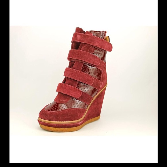 Modern vice sneaker pump. SO cute