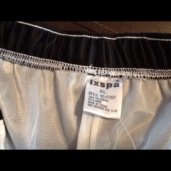 Women's Basketball Shorts NWT - Picture 3 of 4