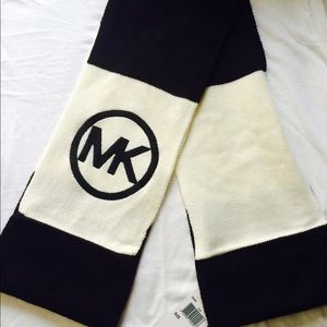 Michael Kors Infinity Loop Black and Cream Scarf