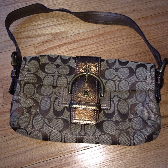 Coach purse - Picture 1 of 3