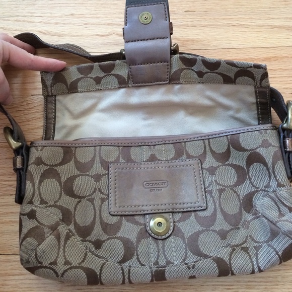 Coach purse - Picture 2 of 3