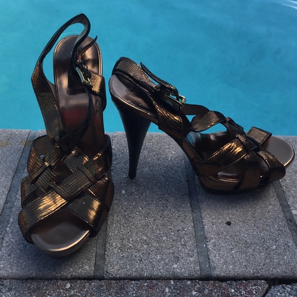 Gold MK heels🌹