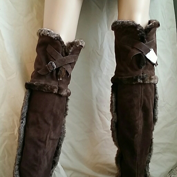 Boots - Picture 2 of 4