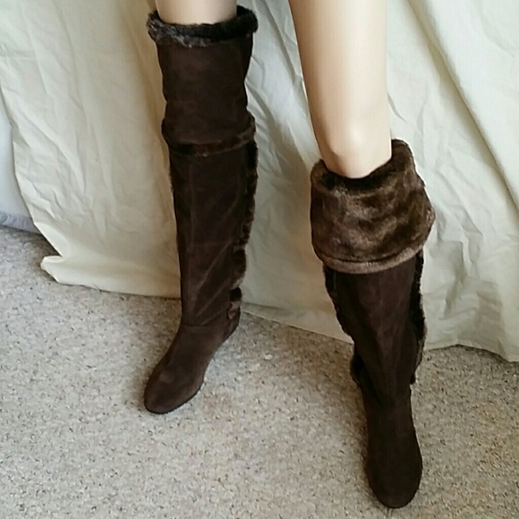 Boots - Picture 3 of 4