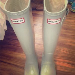 Hunter size 9 light grey boots