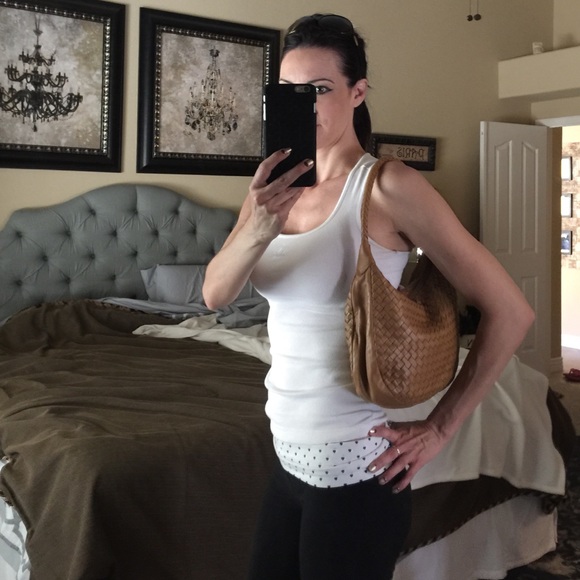 SOLD******AUTHENTIC  BOTTEGA VENETA HANDBAG - Picture 2 of 4