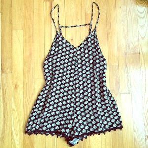 black sunflower daisy jada style ROMPER