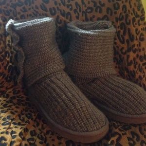 Grey Cardy Uggs